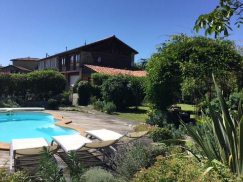 Loft Atypique Bed and Breakfast Villeneuve-de-Rivière Εξωτερικό φωτογραφία