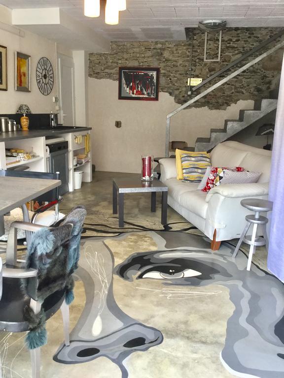 Loft Atypique Bed and Breakfast Villeneuve-de-Rivière Εξωτερικό φωτογραφία